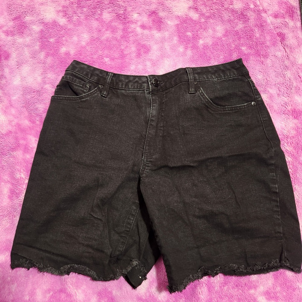 SEVEN7 Relaxed Bermuda Denim Shorts Black Distressed Raw Hem Size 14‎